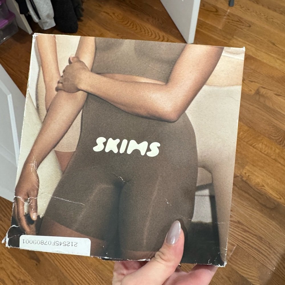 Skims shape wear